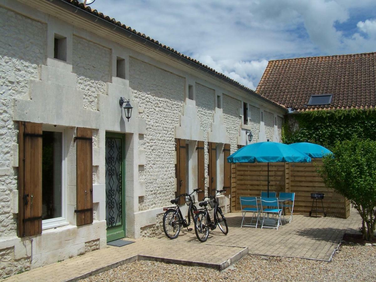 Chez Jousseaume Chambre D'Hotes Et Gites Saint-Ciers-Champagne Exterior photo