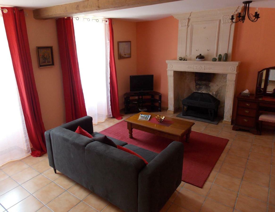 Chez Jousseaume Chambre D'Hotes Et Gites Saint-Ciers-Champagne Exterior photo
